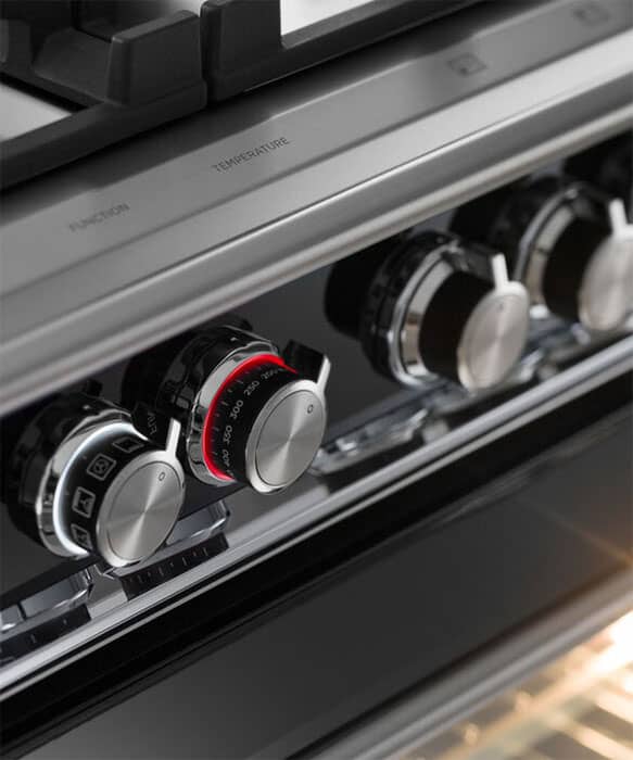 fisher-paykel-range-OR36SCG6B1-illuminated-knob.jpg